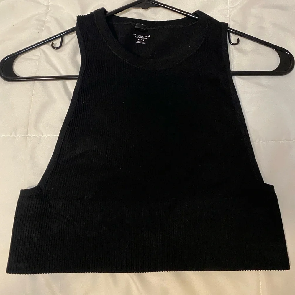 Black Urban outfitters cropped tank. Size M/L - Picture 2 of 2